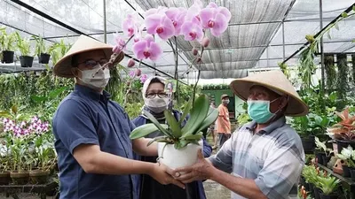 GUBERNUR ANIES: Katakanlah dengan Bunga (ilustrasi)/instagram anies baswedan