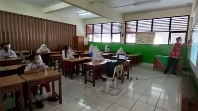 Uji Coba Belajar Tatap Muka di Jakarta Utara: Anak-anak Senang Katanya