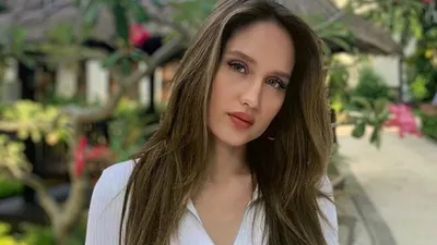 Cinta Laura.