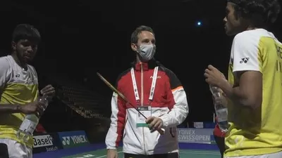 Pelatih asal Denmark Mathias Boe dengan ganda putra asal India / sport.tv2.dk