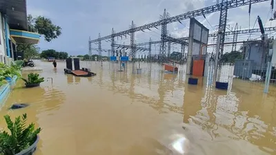 Banjir di Jakarta dan Jawa Barat berdampak pada 1.376 gardu PLN terendam. (dok)