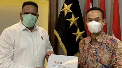 Kepala Bagian Intel dan Keamanan (Kabaintelkam) Polri, Komjen Pol Paulus Waterpauw saat menerima delegasi IBL yang dipimpin Direktur Utama IBL, Junas Miradiarsyah. (dok IBL)