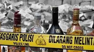 5 pemuda di Tasikmalaya diamankan polisi saat pesta miras di Taman Makam Pahlawan. (dok)
