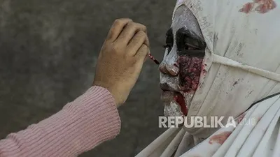 Ilustrasi dandan pocong.  Foto: Republika/Putra M. Akbar