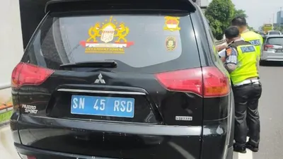 Ditilang Polisi, Pengemudi Pajero Punya SIM dan STNK Kekaisaran Sunda Nusantara / dok. istimewa