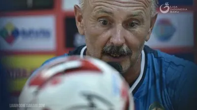 Juru taktik  Persikabo, Igor Kriushenko  (dok LIB)