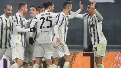 Penyerang Juventus Cristiano Ronaldo merayakan golnya. [Isabella BONOTTO / AFP]