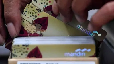 Cara Menukar, Batas Akhir, dan Beda Kartu Debit ATM BRI, Mandiri, BNI, dan BCA Berbasis Chip dan Magnetic Stripe (ilustrasi)/suara.com
