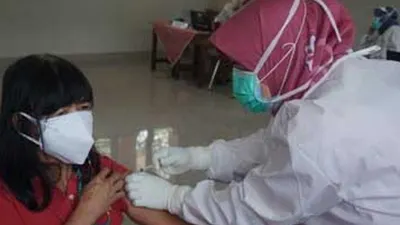 Vaksinasi Covid-19 Kepada 9 Ribu Lansia di Gambir Ditarget Kelar Dua Minggu