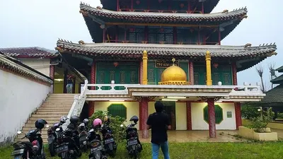 Masjid Jami Tan Kok Liong yang dibangun almarhum Anton Medan untuk menyiarkan agama Islam. (Ayobogor/Yogi Faisal)
