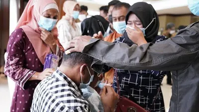 Proses penyerahan korban sandera ke pihak keluarga di Kementerian Luar Negeri / Kemenlu