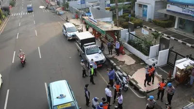 Parkir Sembarangan di Margonda Siap-siap Digembok dan Dikempesin (Republika)