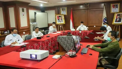 Rapat pelaksanaan vaksinasi di wilayah Provinsi DKI Jakarta di Ruang VIP Kantor Wali Kota Administrasi Jakarta Utara/Kominfotik Jakut