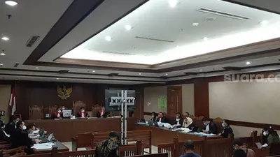 Sidang kasus suap bansos covid-19 dengan terdakwa Harry Van Sidabukke dan Ardian Iskandar di Pengadilan Negeri Tindak Pidana Korupsi (Tipikor) Jakarta Pusat, Senin (15/3/2021). [Suara.com/Yaumal Asri Hutasuhut]