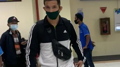 Silvio Escobar saat tiba di Bandara Internasional Sultan Iskandar Muda Aceh, Rabu (10/3/2021). (dok MO Persiraja)