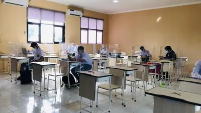 Suasana sekolah tatap muka SMA N 2 Cibinong (Republika)