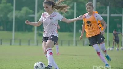 Timnas wanita Indonesia memulai latihan perdana Lapangan D, komplekS Gelora Bung Karno, Senayan, Jakarta pada Senin (8/3/2021). (dok PSSI)