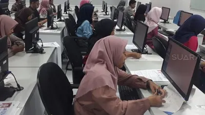 Pendaftaran UTBK SBMPTN Mulai Besok 15 Maret, Simak Peraturan Baru, Biaya Pendaftaran & Jadwal Tes (ilustrasi)/suara.com