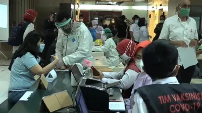 Kegiatan vaksinasi Covid-19 tahap II di Pasar Tanah Abang/dok: YouTube Kemenkes RI
