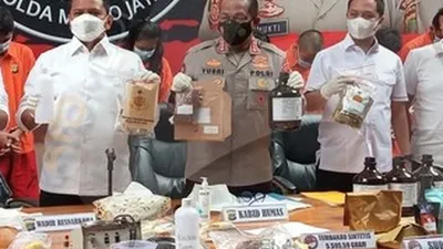 Polisi Bekuk Pelaku yang Bawa Sabu Seberat 1,8 Kilogram di Pelabuhan Tanjung Priok / Fichri Hakiim