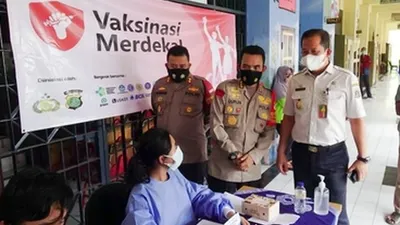 Polres Metro Jakarta Utara bersama Pemerintah Kota Jakarta Utara dan Kodim 0502 JU membuka ratusan Gerai Vaksinasi Merdeka/dok: Kominfotik Jakut