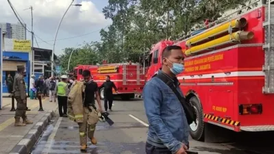 Rumah Terbakar di Utan Kayu, Api Berasal dari Korsleting Listrik / Fichri Hakiim