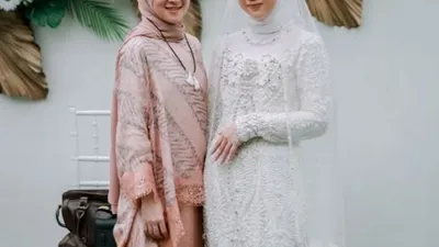 Nissa 'Sabyan' Foto Bareng Pengantin, Perutnya Jadi Sorotan / dok. Instagram