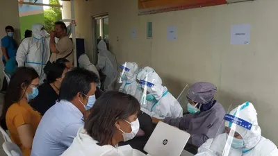 Jajaran puskesmas Kecamatan Pademangan sedang melakukan skrining terpadu kesehatan new normal Tower A5 Bandar Kemayoran/dok: utara.jakarta.go.id