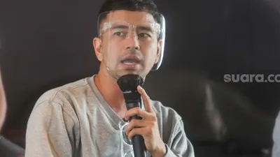Presenter Raffi Ahmad saat mengisi jumpa pers acara 