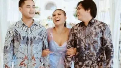 Awkarin dan kedua mantan pacarnya [Instagram/@awkarin]