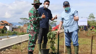 Citarum Menuju Jernih, bank bjb Sebarkan Benih (dok. bank bjb)
