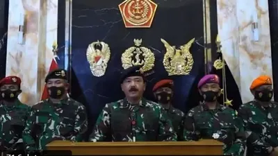 Panglima TNI didampingi oleh Pangkostrad Letjen TNI Eko Margiyono, Komandan Koopssus TNI Mayjen TNI Richard TH. Tampubolon, Danjen Kopassus Mayjen TNI Mohamad Hasan, Dankormar Mayjen TNI (Mar) Suhartono, dan Komandan Korpaskhas Marsda TNI Eris Widodo Y/Twitter @Puspen_TNI