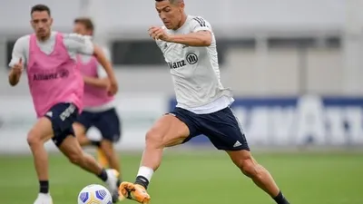 Cristiano Ronaldo dikabarkan masih positif Covid-19/ instagram