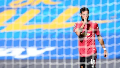 Selebrasi Bruno Fernandes usai mencetak gol kemenangan Manchester United ke gawang Brighton and Hove Albion dari titik penalti saat laga Liga Inggris di American Express Community Stadium. (Twitter Manchester United)