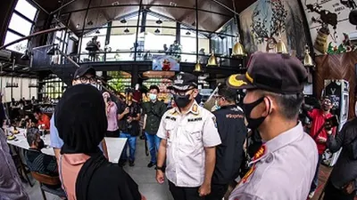 KOTA BOGOR ZONA MERAH: Jam Malam, Bima Arya Sidak ke Kafe