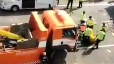 Kecelakana maut Tol Cipali di Majalengka menewaskan 4 orang dan 10 lainnya luka-luka/ instagram: kabarjakarta24jam