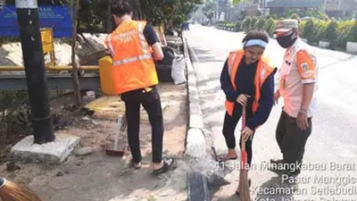 Langgar aturan protokol kesehatan, 51 warga di Setiabudi diberikan sanksi.(Dok Humas Pemkot Jakarta Selatan)