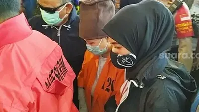 Maria Pauline Lumowa, buron kasus pembobolan bank BNI senilai Rp 1,7 triliun tiba di Indonesia. (Suara.com/Stephanus Aranditio).