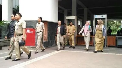 Ilustrasi Pegawai Negeri Sipil (PNS) di Balai Kota DKI Jakarta. [suara.com/Bowo Raharjo]
