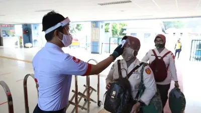 Penerapan protokol kesehatan terhadap penumpang kereta rel listrik/PT KCI