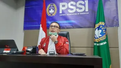 Ketua Umum PSSI Mochamad Iriawan saat memberikan keterangan pers terkait kompetisi musim 2020 di Kantor PSSI, Gedung Fx, Jakarta, Minggu (28/6/2020). (Suara.com / Adie Prasetyo Nugraha).
