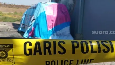 Mobil pendangdut Via Vallen pasca dibakar seseorang berinisial P yang diduga tetangganya sendiri/ Suara.com