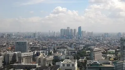 Ilustrasi Jakarta cerah berawan