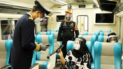 KA Reguler Jarak Jauh tujuan Jakarta kembali dioperasikan dengan penerapan protokol kesehatan ketat. (istimewa)