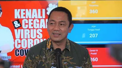 Wali Kota Semarang, Hendrar Prihadi memberikan keterangan di kantornya, Kamis (11/6/2020). (Ayosemarang.com/Kemmy Wijaya)