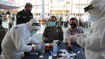 Polresta Bogor Kota melakukan rapid test massal bagi anggotanya yang dilakukan di Markas Kapten Muslihat, Kamis (11/6/2020). (dok Polresta Bogor Kota)