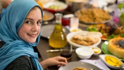 ilustrasi buka puasa bersama. shutterstock