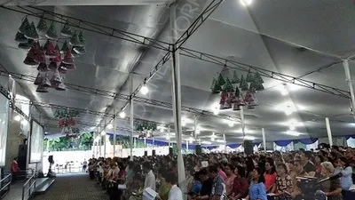 Jemaat mengikuti Misa Natal di Gereja Katedral Jakarta (Ayojakarta.com/Dhika Alam Noor)