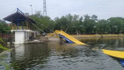 Jembatan Hutan Kota Kemayoran ambruk (Istimewa)