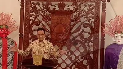 Jokowi Minta Kali Dikeruk, Anies: Cukup Ya...
